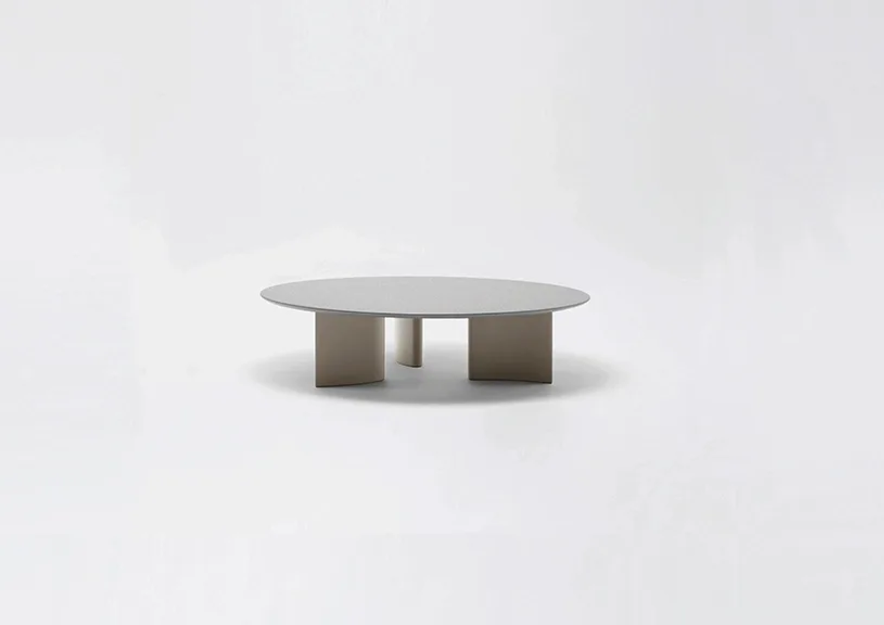 Naca | Low round table with top in speckled aluminium ø 80/138 x h 32 cm Naca | Low round table with top in speckled aluminium ø 80/138 x h 32 cm