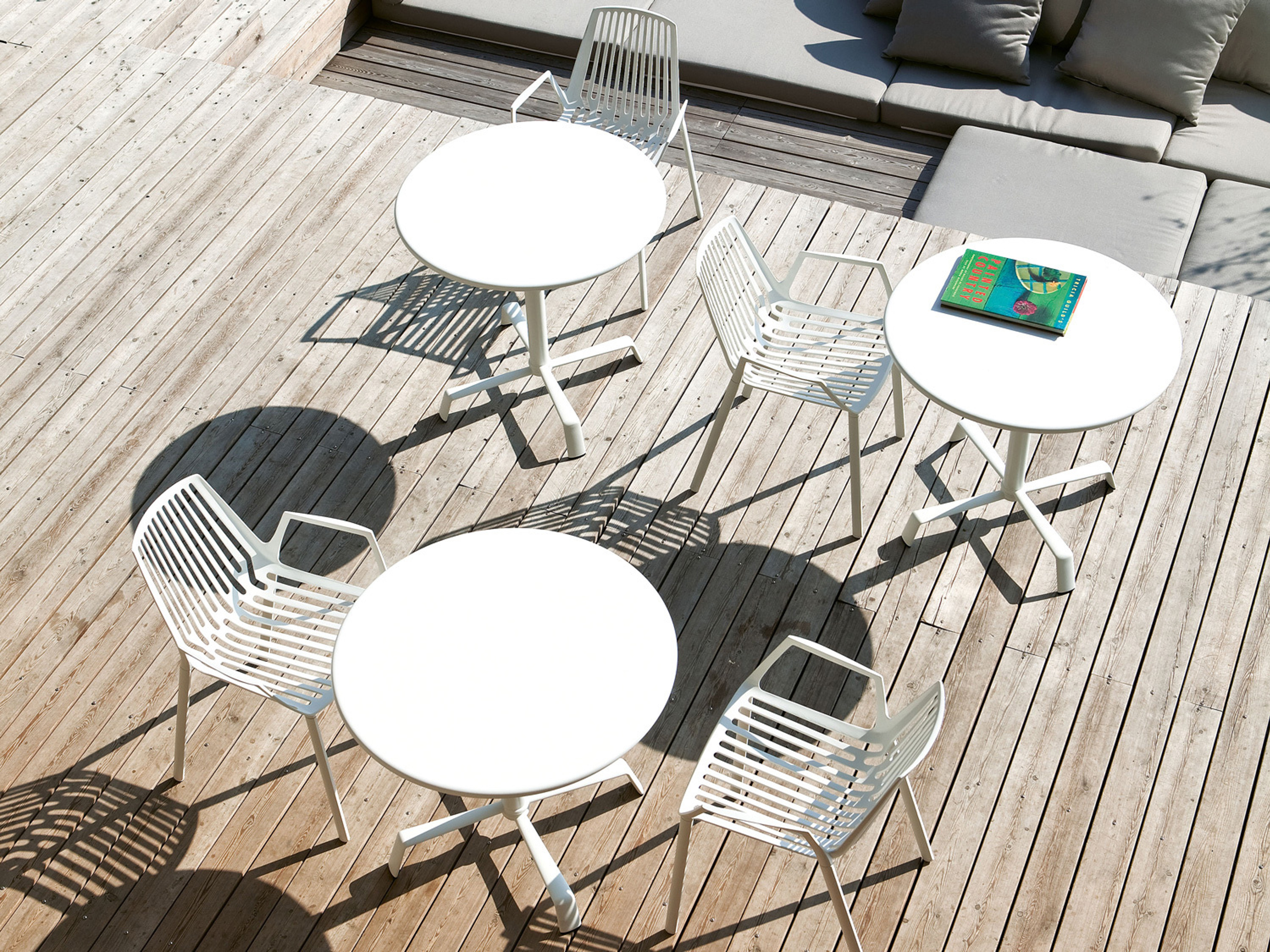 Fast Outdoor Lifestyle Play 01