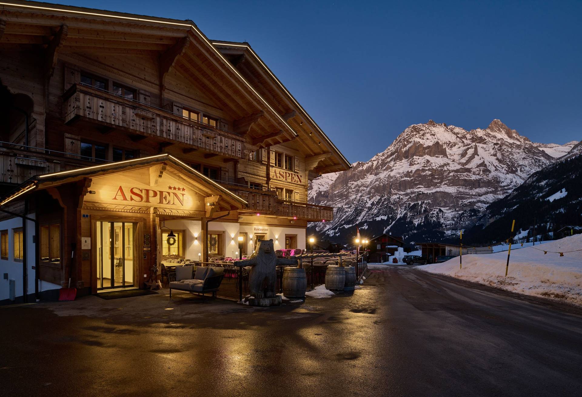 Fast Outdoor Lifestyle Aspen Hotel copertina