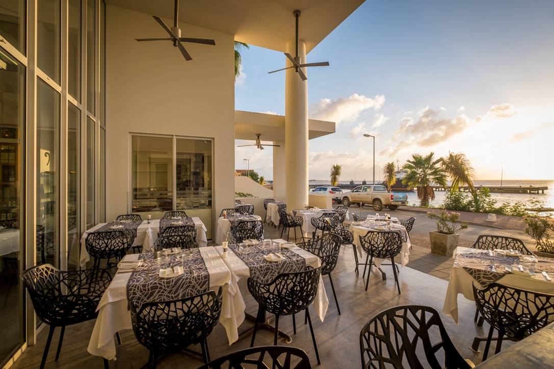 Fast Outdoor Lifestyle Coral Beach Resort copertina