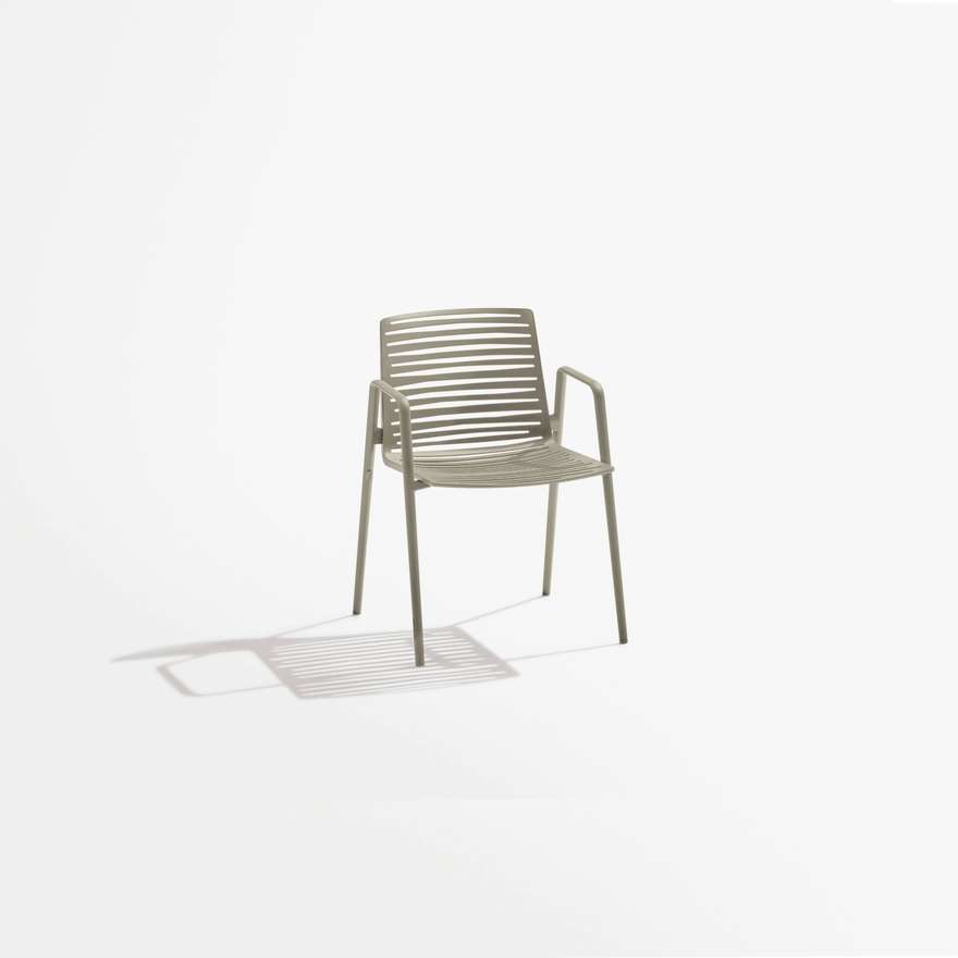 Zebra | Chair with armrests
