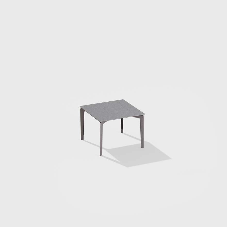 AllSize | Tavolo basso quadrato con piano in alluminio puntinato