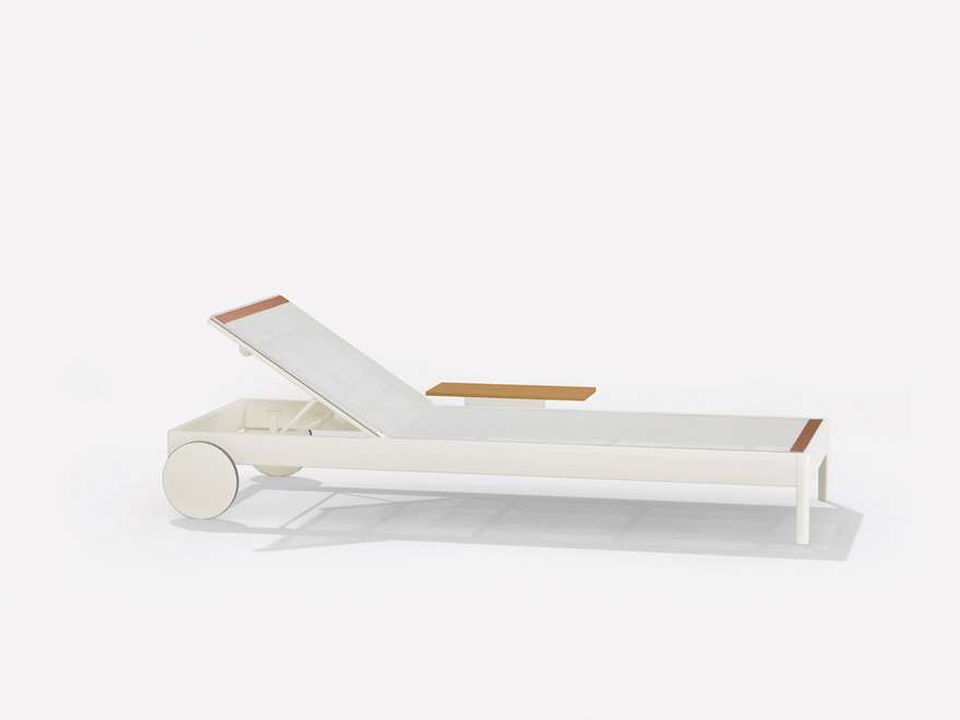 Solaris Evo | Sunlounger with castors and small table on the left 204 x 104 x h 28 cm Solaris Evo | Sunlounger with castors and small table on the left 204 x 104 x h 28 cm